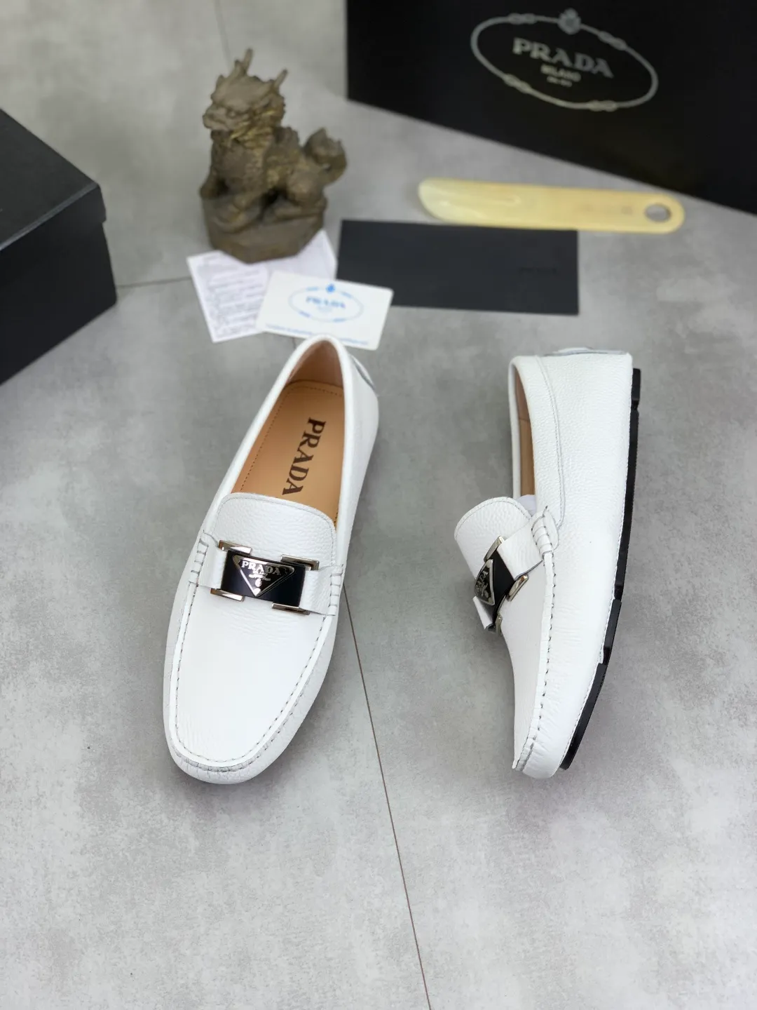 Men's Men's Shoes 💰P380💰【New Style】🆘 🔥🆕【PRADA】Prada Hong Kong high-quality pea shoes. Loaf style for lazy people. This fabric is made of 🇮🇹 imported top-grade Italian first-layer cowhide➕full first-layer pigskin lining. The lining is more high-end. The original non-slip and wear-resistant rubber outsole is the only choice for driving. Size: 38-45 4️⃣colors available